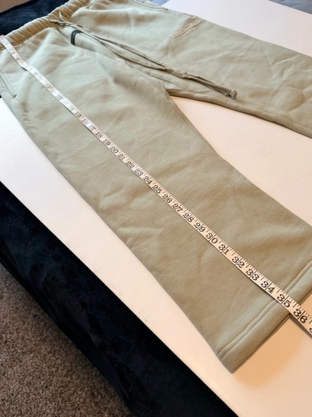 Fear of God Essential fleece Sweatpants color eggshell, straight leg sz S Unisex - Picture 6 of 12